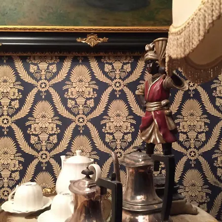Bed & Breakfast Palazzo Laguardia 3*