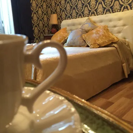 Palazzo Laguardia Bed & Breakfast