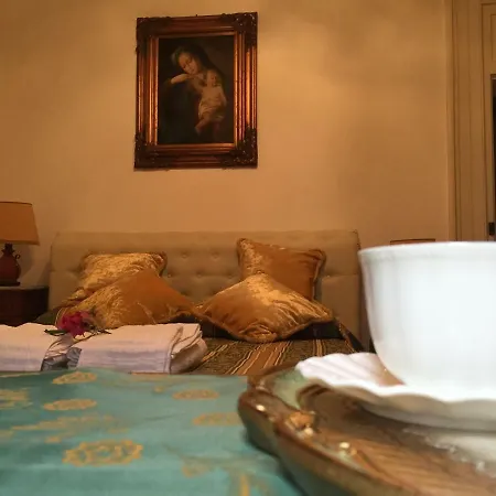 Bed & Breakfast Palazzo Laguardia 3*