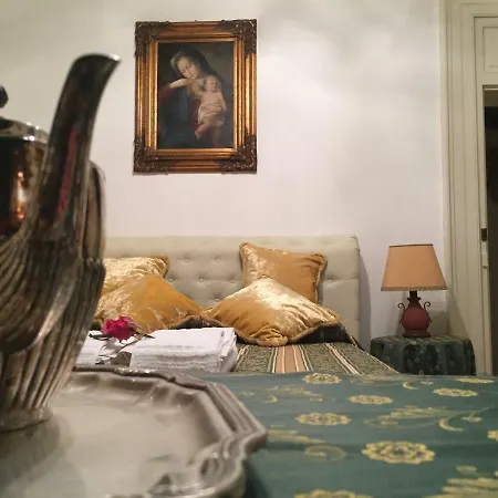 Bed & Breakfast Palazzo Laguardia 3*