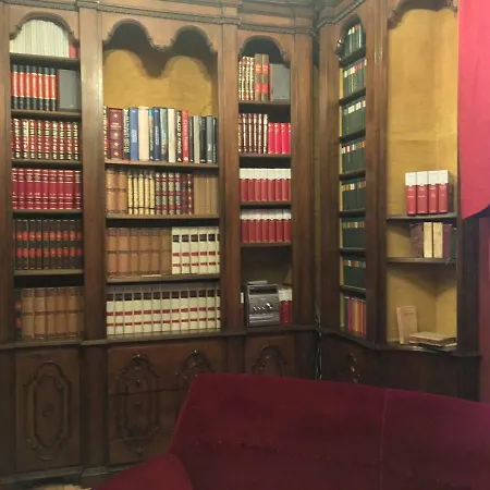 Palazzo Laguardia Bed & Breakfast