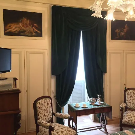 Palazzo Laguardia 3*